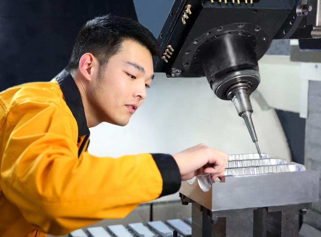 Cmp(冠军)官网 - 西甲希洪竞技主赞助商