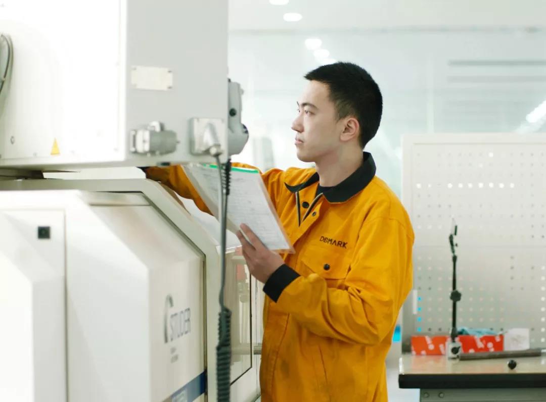 Cmp(冠军)官网 - 西甲希洪竞技主赞助商